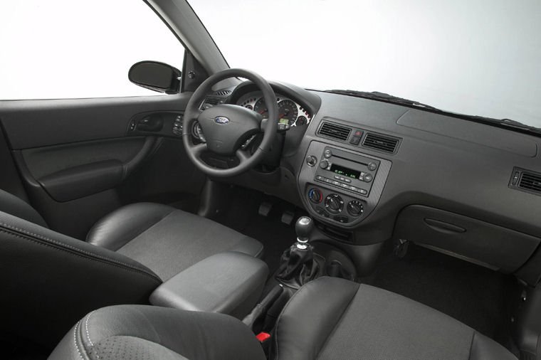 2005 Ford Focus ZX4 ST Interior Picture